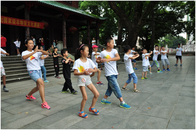 【佛山中；帷俊盎断餐Щ帷2015「中国外洋」内地香港学生夏令营”圆满举行